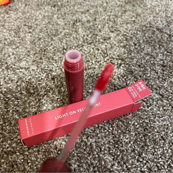 CLINIQUE X JONATHAN COHEN Colorful Make Up Bag Set NWT - Picture 2 of 4